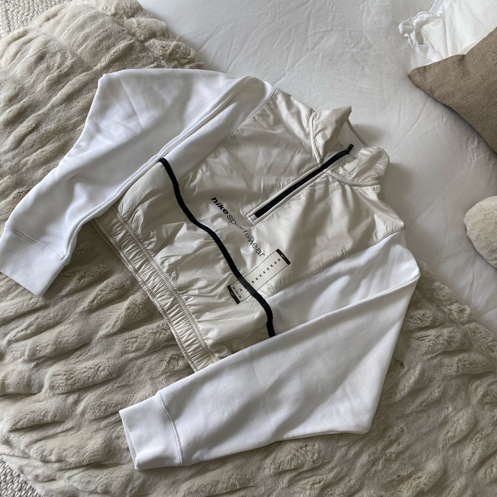 Women’s Nike Cropped Sweater